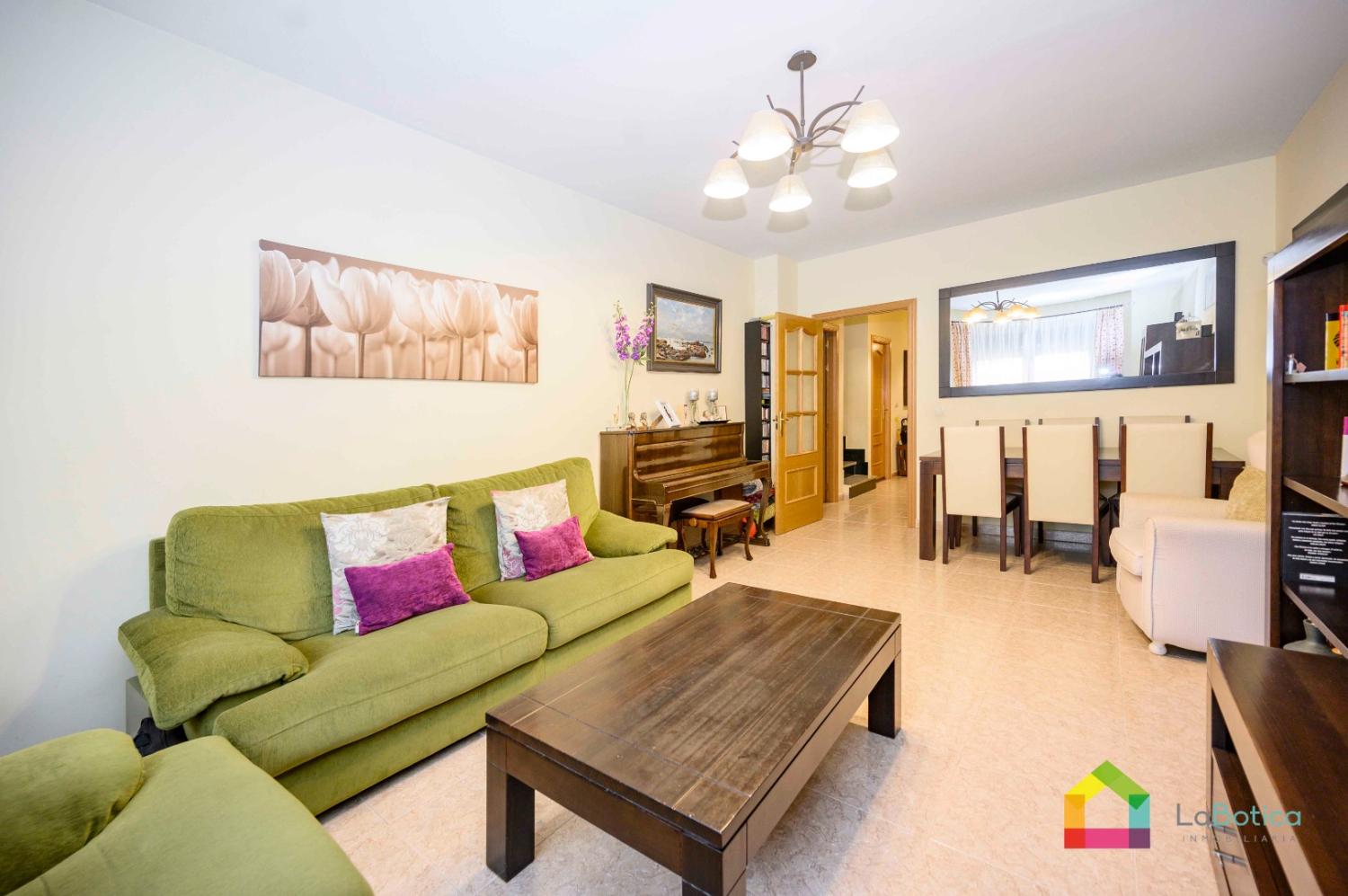 Piso En Venta en Polan, por la Botica Inmobiliaria