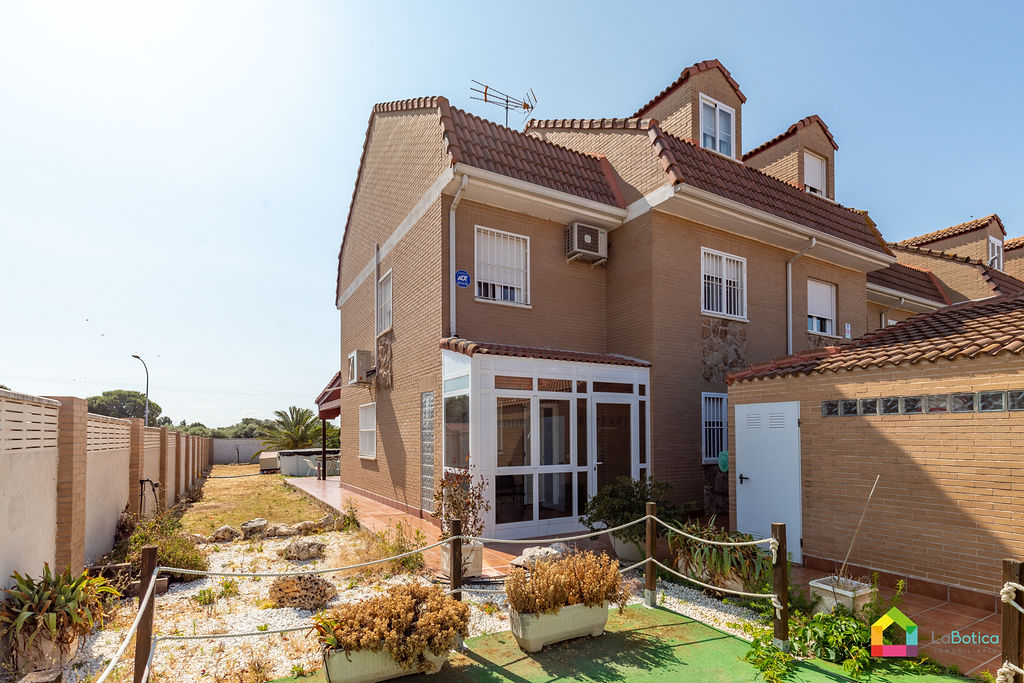 Piso En Venta en Ugena, por la Botica Inmobiliaria