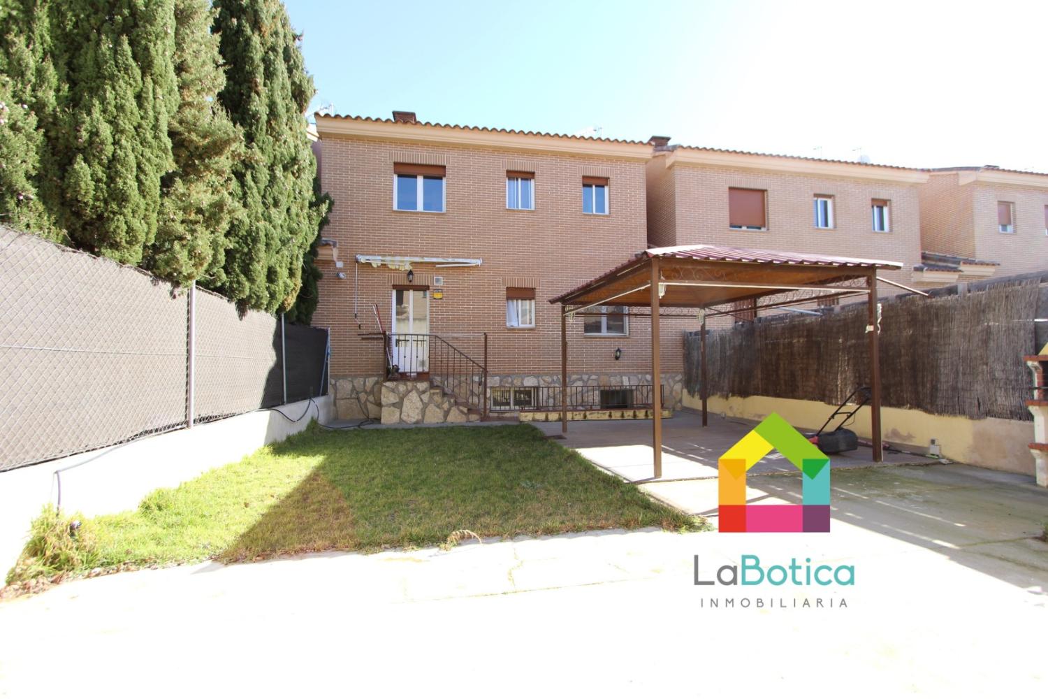 Piso En Venta en Nambroca, por la Botica Inmobiliaria